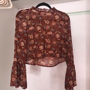 American Eagle women’s long sleeve floral blouse